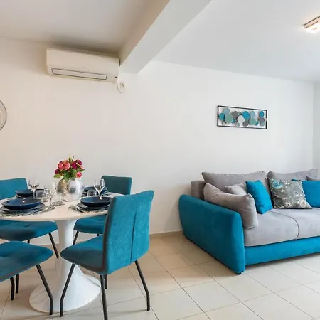 Stipisic * Hvar Town